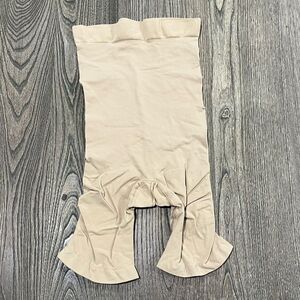 NWOT Skims Shapewear Seamless Sculpt High Waisted Above Knee Short Sand Size XL